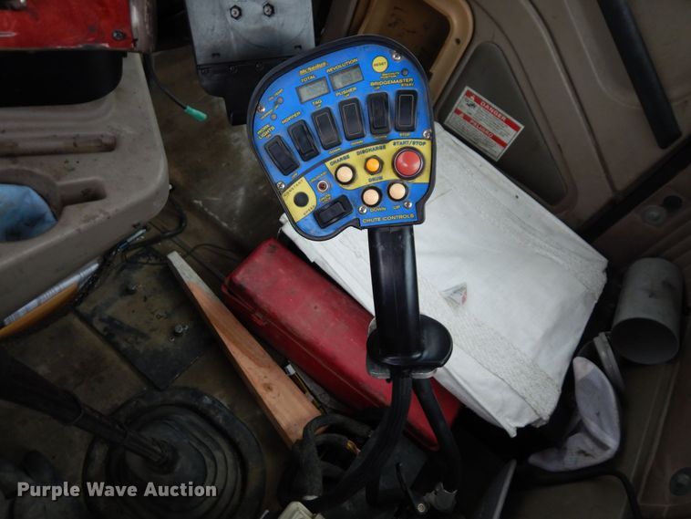 image for item DS1344 2004 International 5500i  ready mix truck