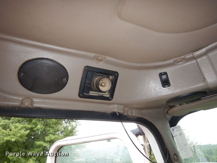 image for item DS1344 2004 International 5500i  ready mix truck