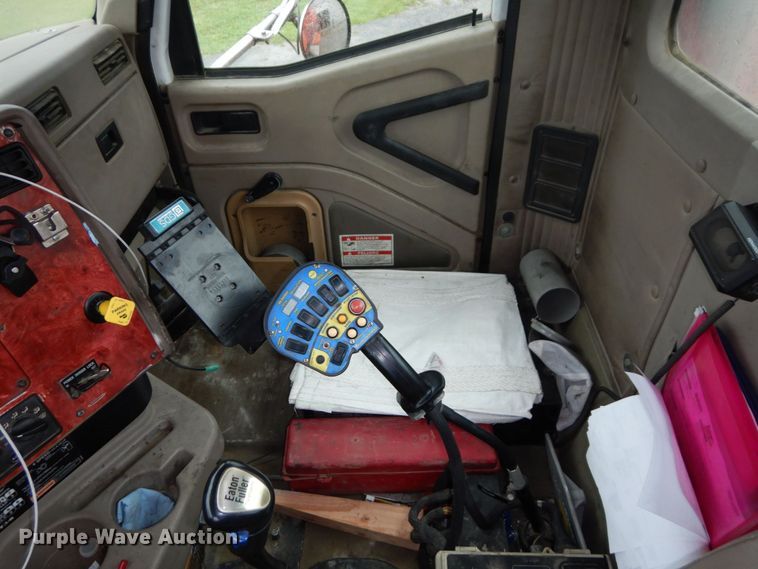 image for item DS1344 2004 International 5500i  ready mix truck