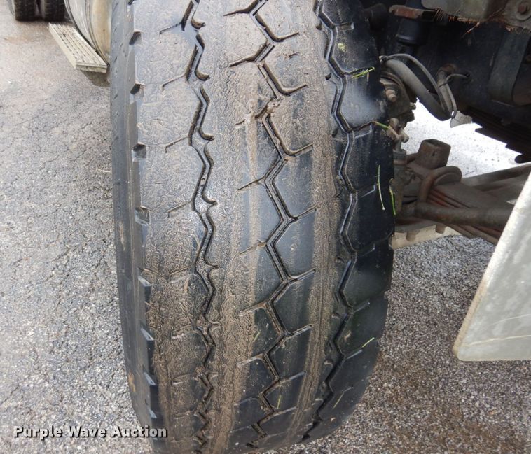 image for item DS1344 2004 International 5500i  ready mix truck