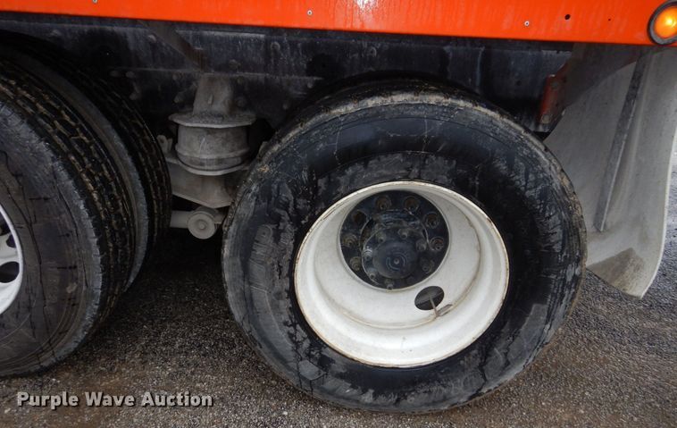 image for item DS1344 2004 International 5500i  ready mix truck