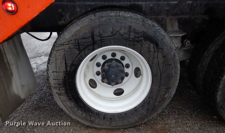 image for item DS1344 2004 International 5500i  ready mix truck