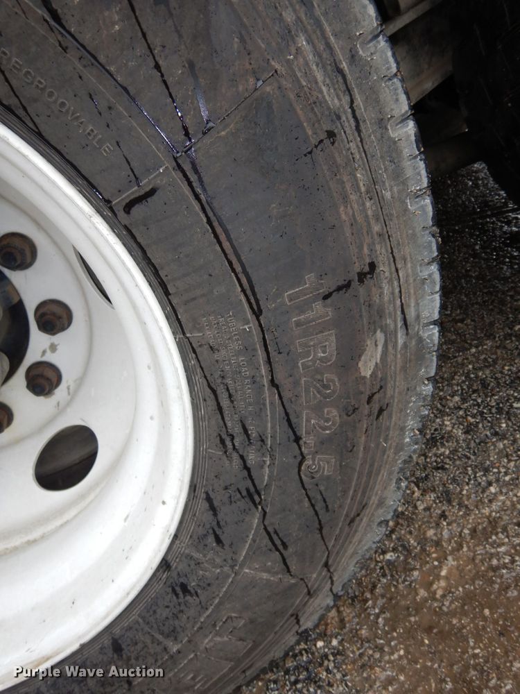 image for item DS1344 2004 International 5500i  ready mix truck