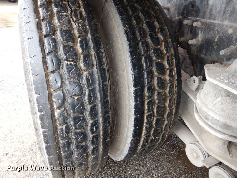 image for item DS1344 2004 International 5500i  ready mix truck