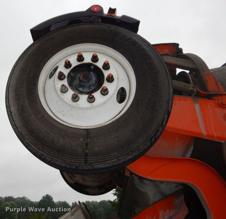 image for item DS1344 2004 International 5500i  ready mix truck