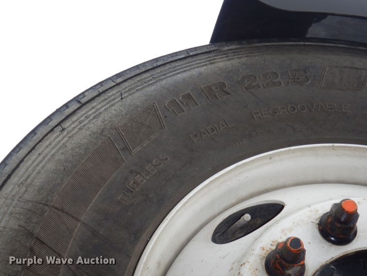 image for item DS1344 2004 International 5500i  ready mix truck