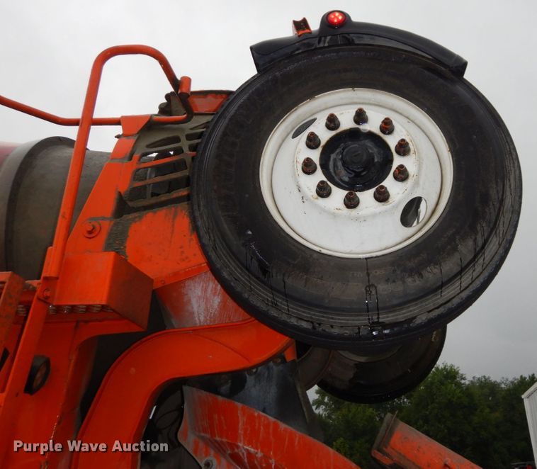 image for item DS1344 2004 International 5500i  ready mix truck