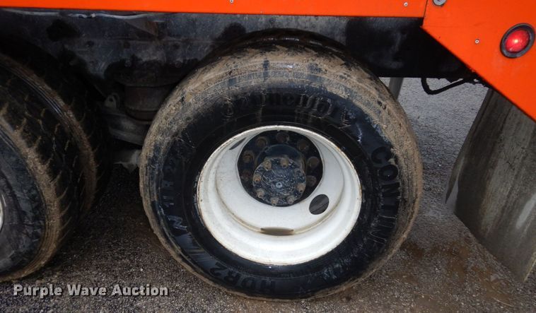 image for item DS1344 2004 International 5500i  ready mix truck