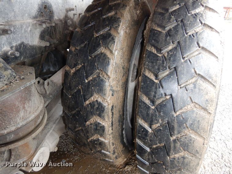 image for item DS1344 2004 International 5500i  ready mix truck