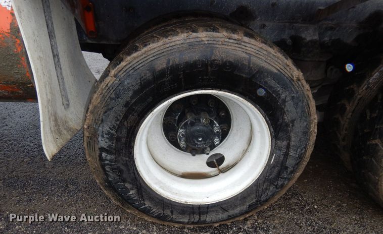 image for item DS1344 2004 International 5500i  ready mix truck