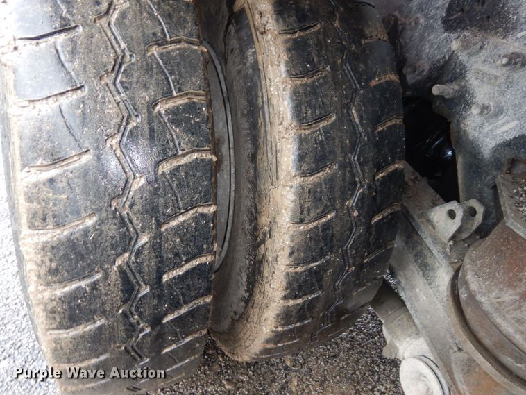 image for item DS1344 2004 International 5500i  ready mix truck