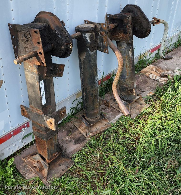 image for item JB9080 (3) landing gears