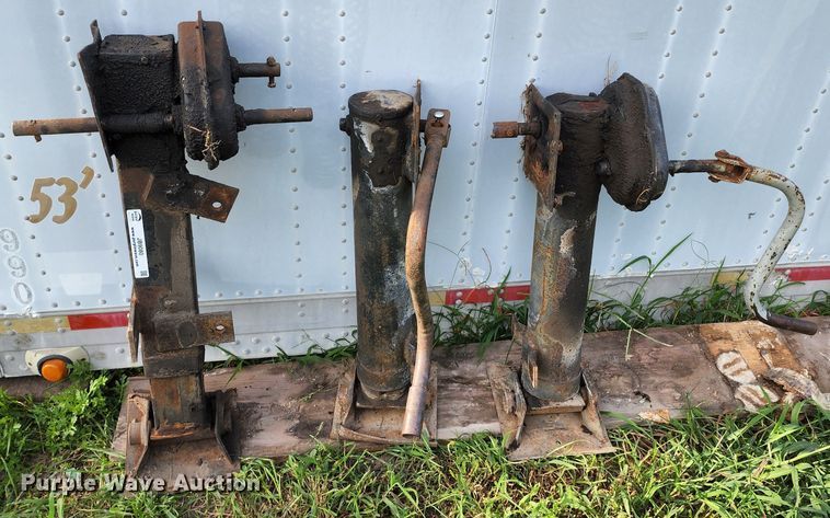 image for item JB9080 (3) landing gears