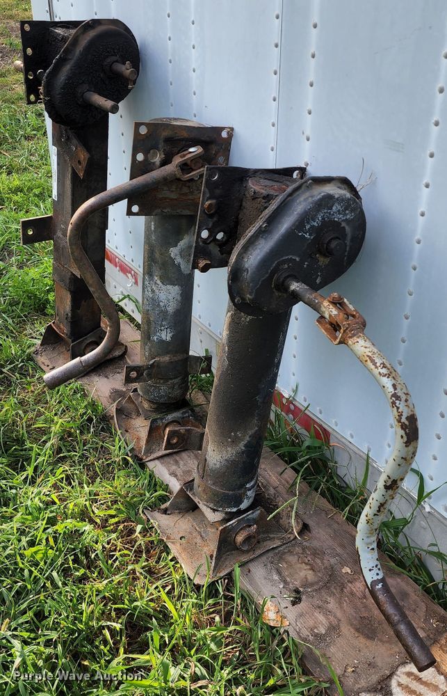 image for item JB9080 (3) landing gears