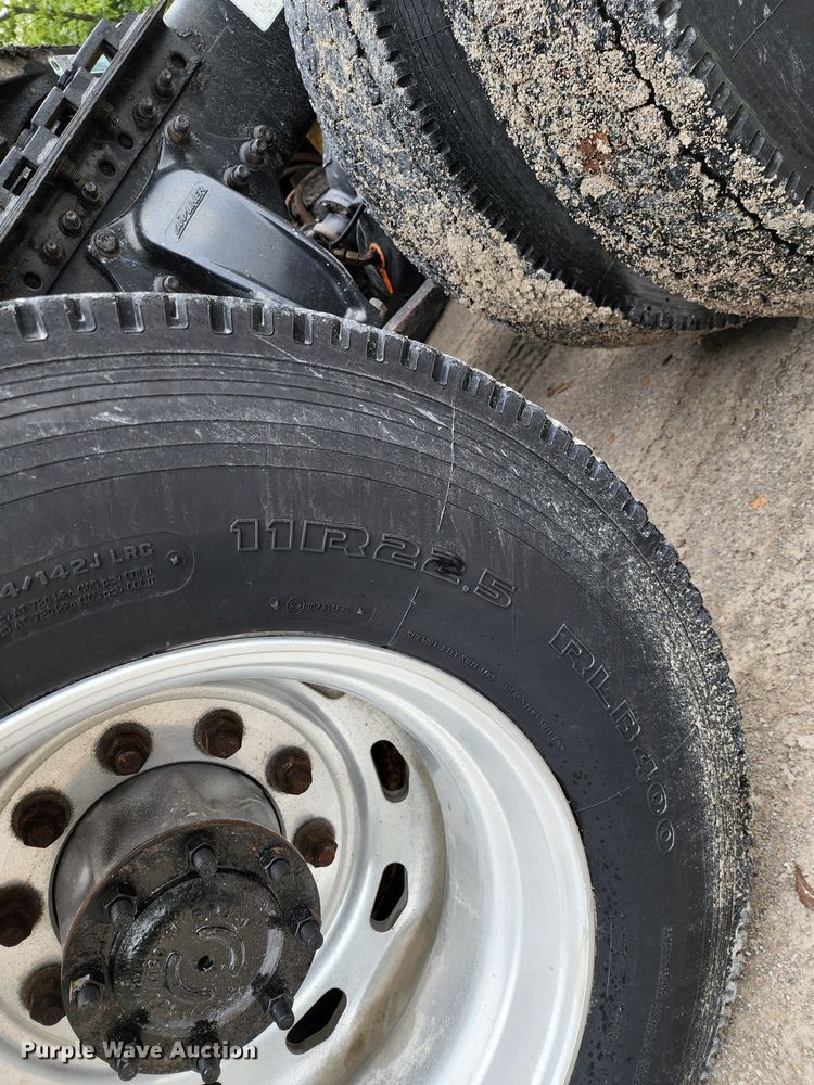 image for item JB9092 2006 Freightliner Columbia 120  semi truck