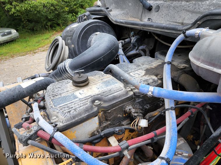 image for item JB9092 2006 Freightliner Columbia 120  semi truck