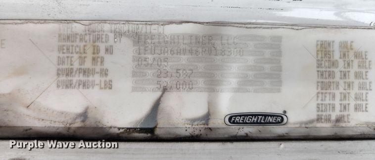 image for item JB9092 2006 Freightliner Columbia 120  semi truck