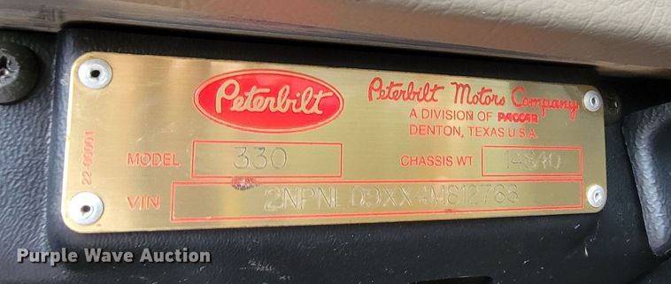 image for item JC9752 2004 Peterbilt 330  refuse truck