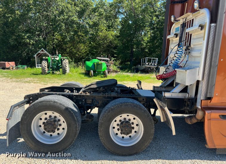 image for item JM9158 2013 International ProStar Plus Eagle  semi truck