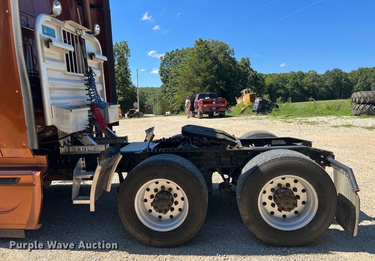 image for item JM9158 2013 International ProStar Plus Eagle  semi truck