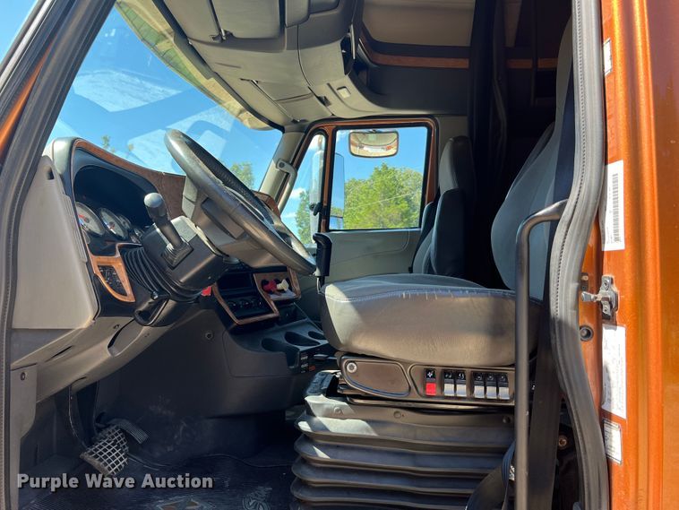 image for item JM9158 2013 International ProStar Plus Eagle  semi truck