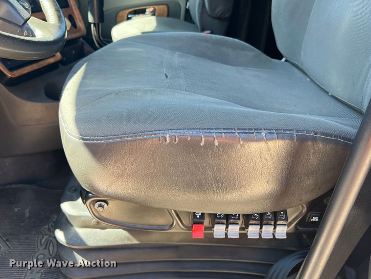 image for item JM9158 2013 International ProStar Plus Eagle  semi truck