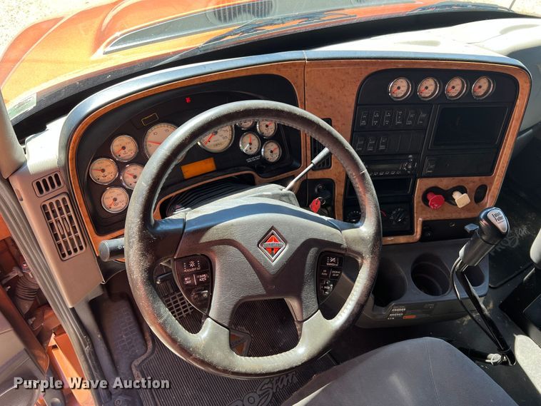 image for item JM9158 2013 International ProStar Plus Eagle  semi truck