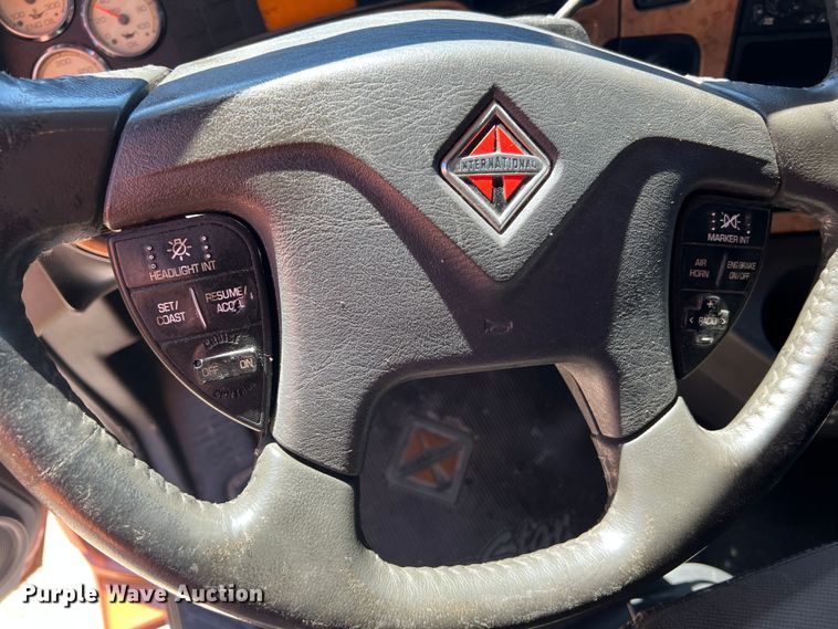 image for item JM9158 2013 International ProStar Plus Eagle  semi truck