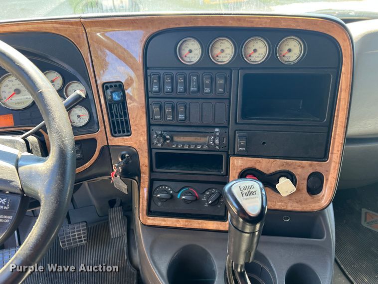 image for item JM9158 2013 International ProStar Plus Eagle  semi truck