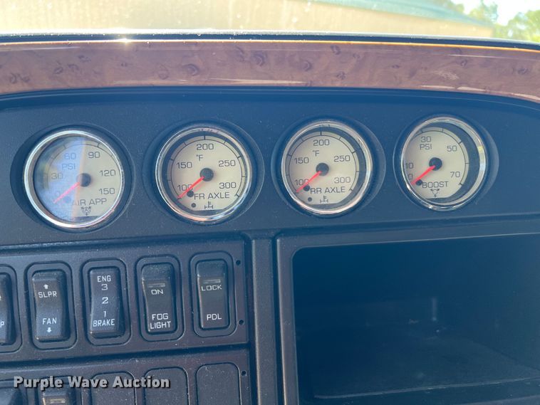 image for item JM9158 2013 International ProStar Plus Eagle  semi truck