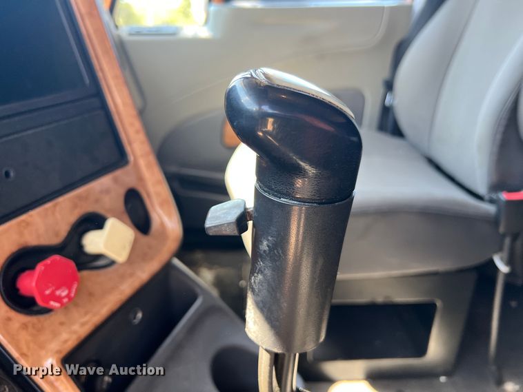 image for item JM9158 2013 International ProStar Plus Eagle  semi truck