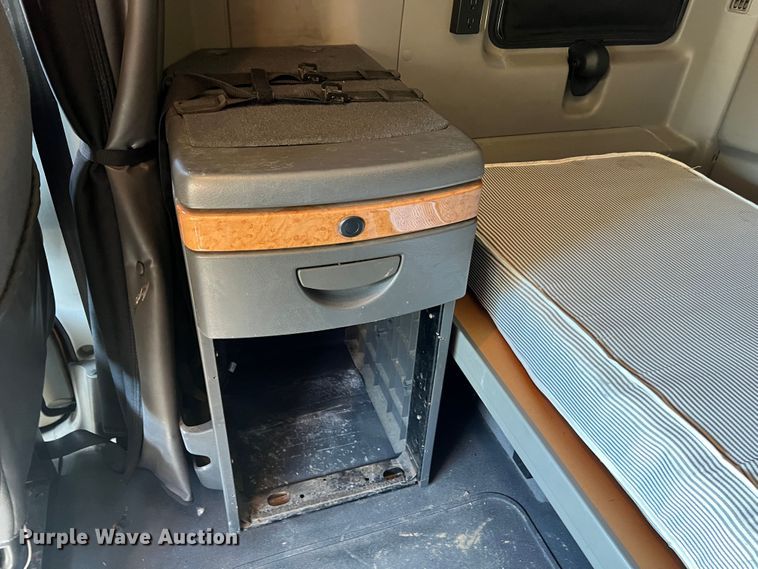 image for item JM9158 2013 International ProStar Plus Eagle  semi truck