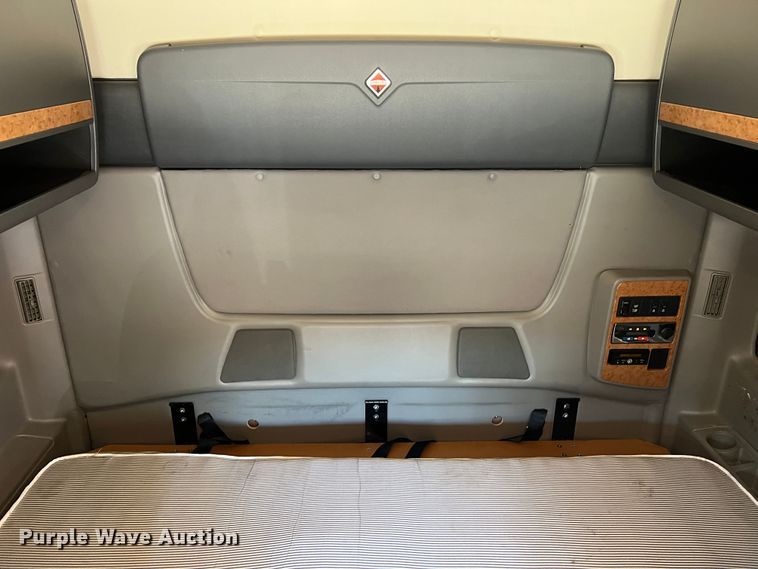 image for item JM9158 2013 International ProStar Plus Eagle  semi truck