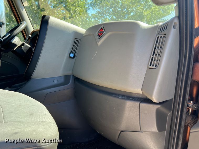 image for item JM9158 2013 International ProStar Plus Eagle  semi truck