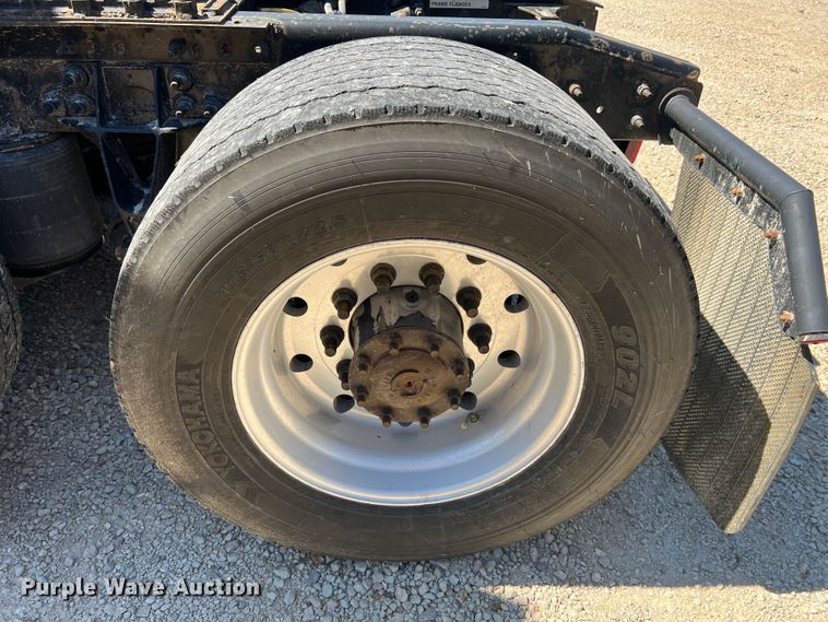 image for item JM9158 2013 International ProStar Plus Eagle  semi truck