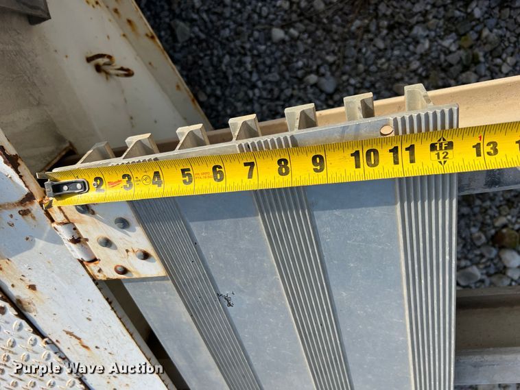 image for item JM9168 2012 Palomino 5070FTD  drop deck trailer