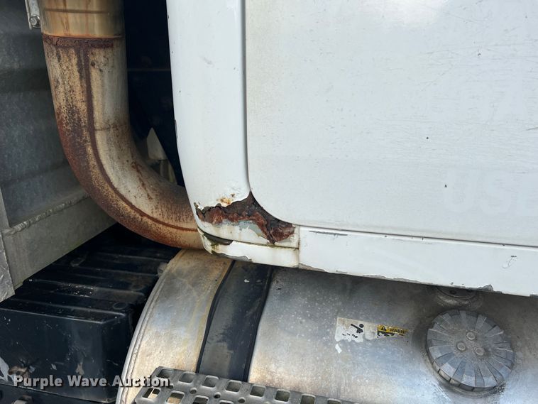 image for item JM9169 1999 Volvo  semi truck