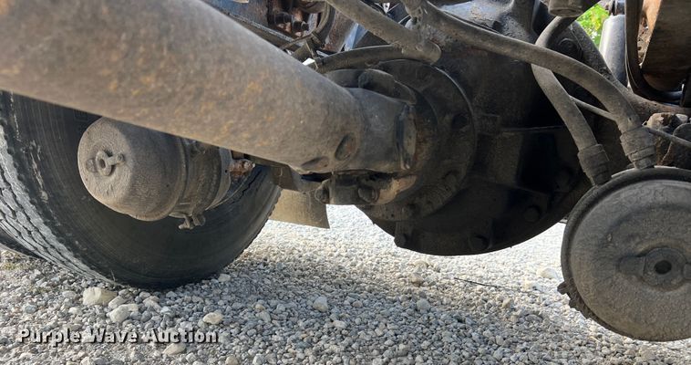 image for item JM9169 1999 Volvo  semi truck