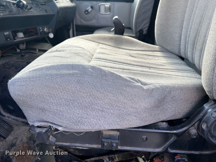 image for item JM9169 1999 Volvo  semi truck