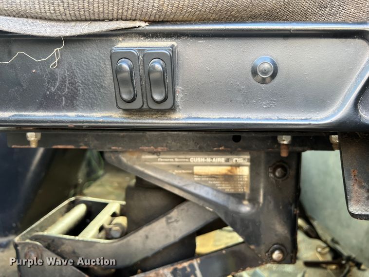 image for item JM9169 1999 Volvo  semi truck