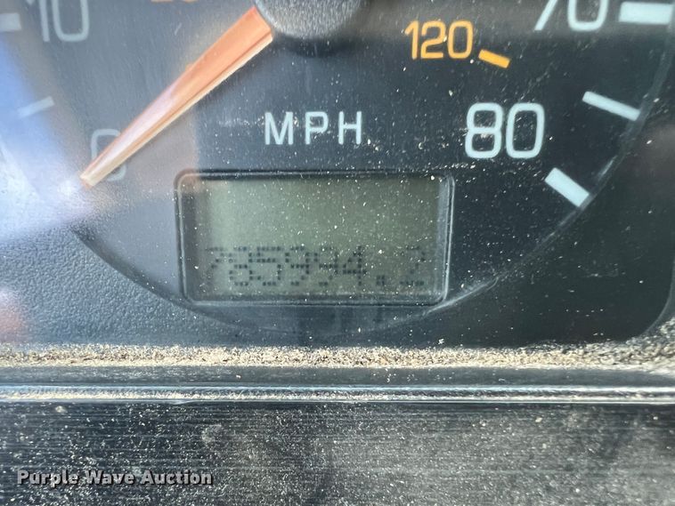 image for item JM9169 1999 Volvo  semi truck