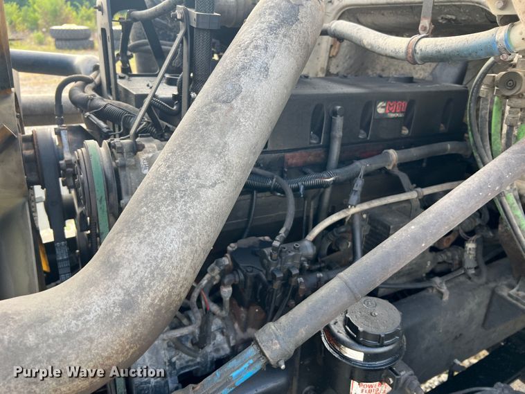 image for item JM9169 1999 Volvo  semi truck