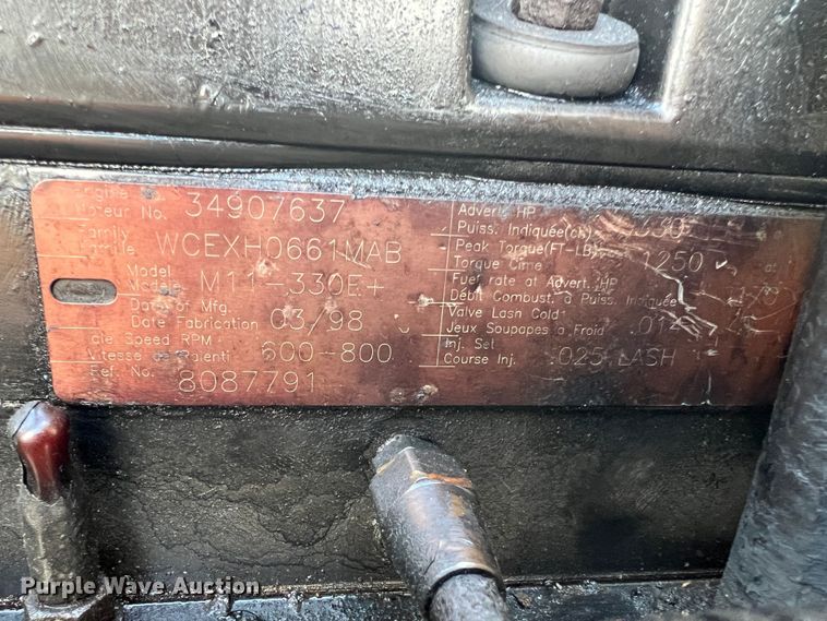 image for item JM9169 1999 Volvo  semi truck