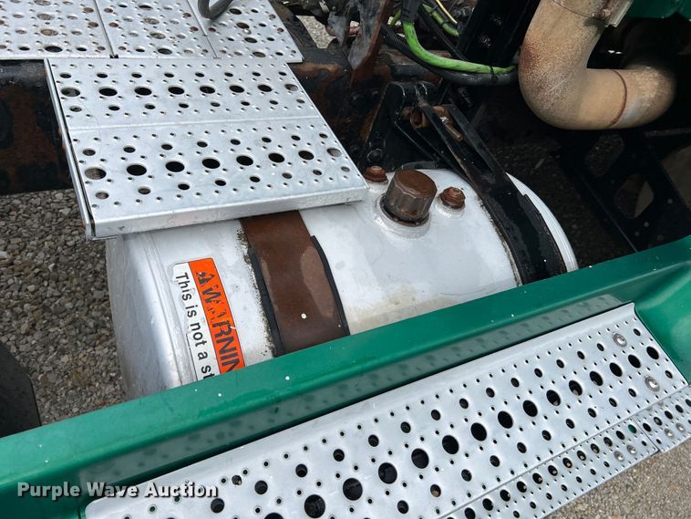 image for item JM9174 2007 Freightliner Columbia 120  semi truck