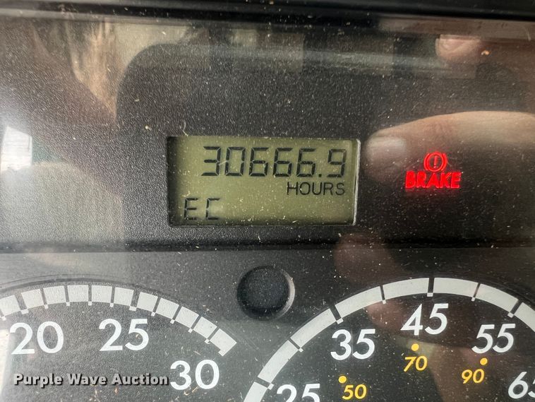 image for item JM9174 2007 Freightliner Columbia 120  semi truck