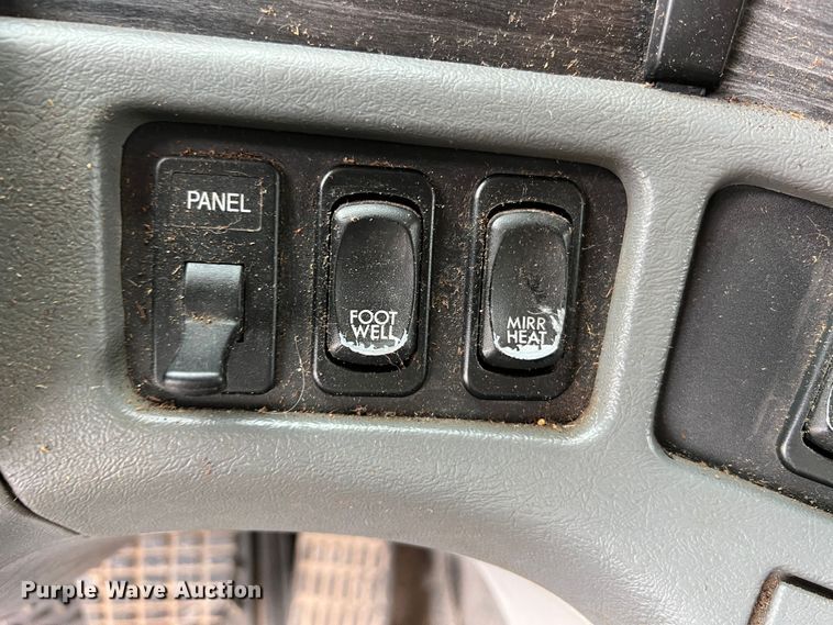 image for item JM9174 2007 Freightliner Columbia 120  semi truck