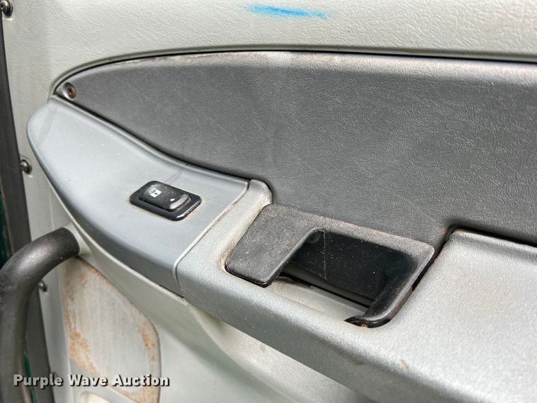 image for item JM9174 2007 Freightliner Columbia 120  semi truck