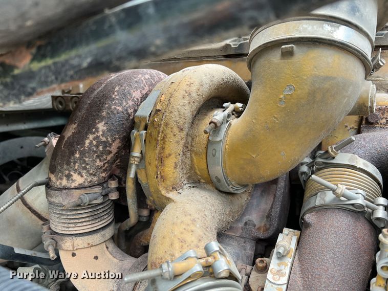 image for item JM9174 2007 Freightliner Columbia 120  semi truck