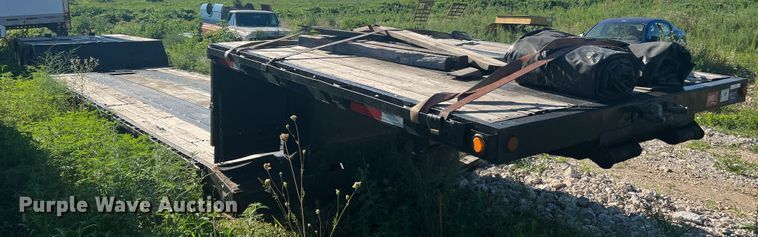 image for item JM9226 1997 Trail King  lowboy equipment trailer