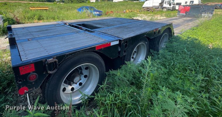 image for item JM9226 1997 Trail King  lowboy equipment trailer